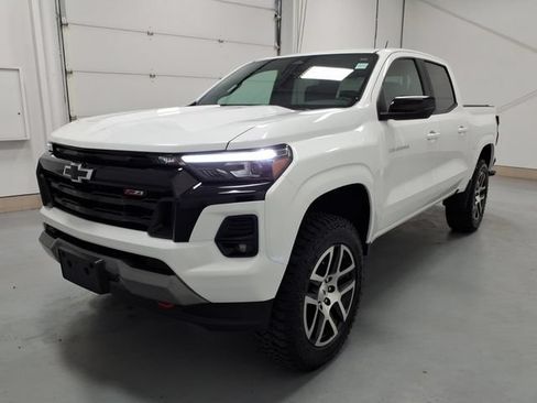 Used 2023 Chevrolet Colorado Z71 w/ Z71 Convenience Package 2 AWD/4WD image 7