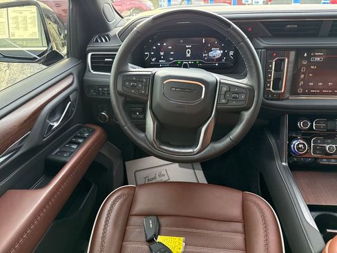 Used 2023 GMC Yukon Denali Ultimate image 17