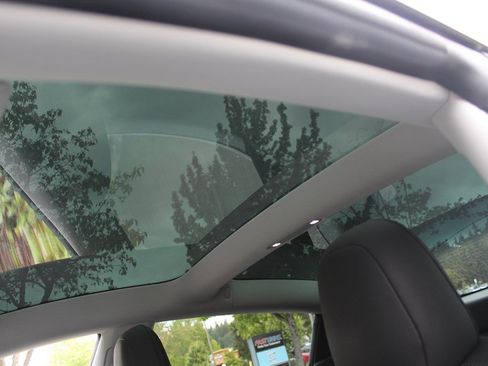 Used 2018 Tesla Model 3 Performance AWD/4WD image 18