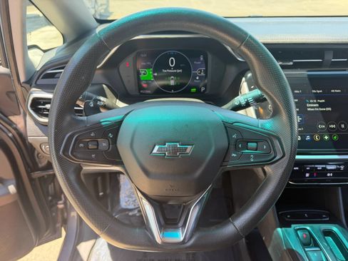Used 2023 Chevrolet Bolt LT w/ Driver Confidence Package FWD image 13