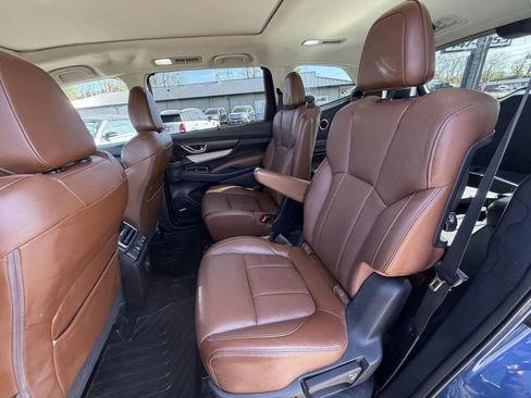 Used 2019 Subaru Ascent Touring AWD/4WD image 16