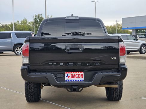 Used 2023 Toyota Tacoma TRD Sport image 4