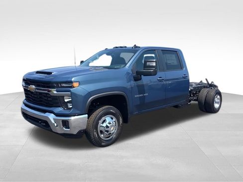 New 2026 Chevrolet Silverado 3500 LT w/ Convenience Package AWD/4WD image 4