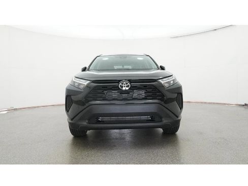 New 2025 Toyota RAV4 XLE image 31