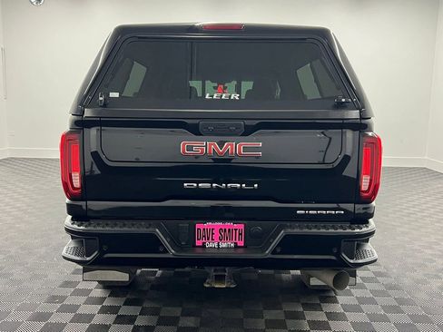 Used 2022 GMC Sierra 2500 Denali w/ Denali Black Diamond Edition AWD/4WD image 9