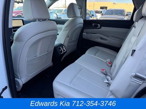 New 2025 Kia Sorento S image 12