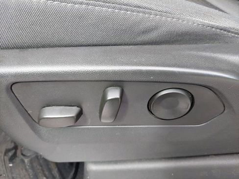 Used 2023 Chevrolet Silverado 1500 LT image 16