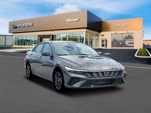 New 2026 Hyundai Elantra Sport FWD image 30