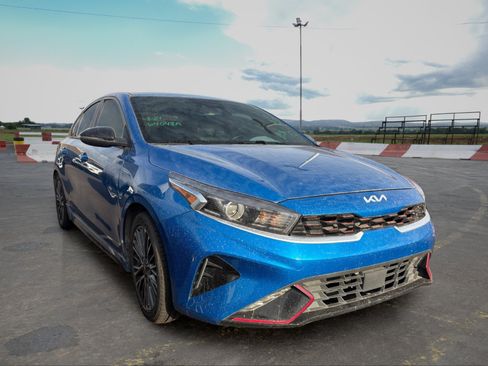 Used 2023 Kia Forte GT-Line w/ GT-Line Premium Package FWD image 2