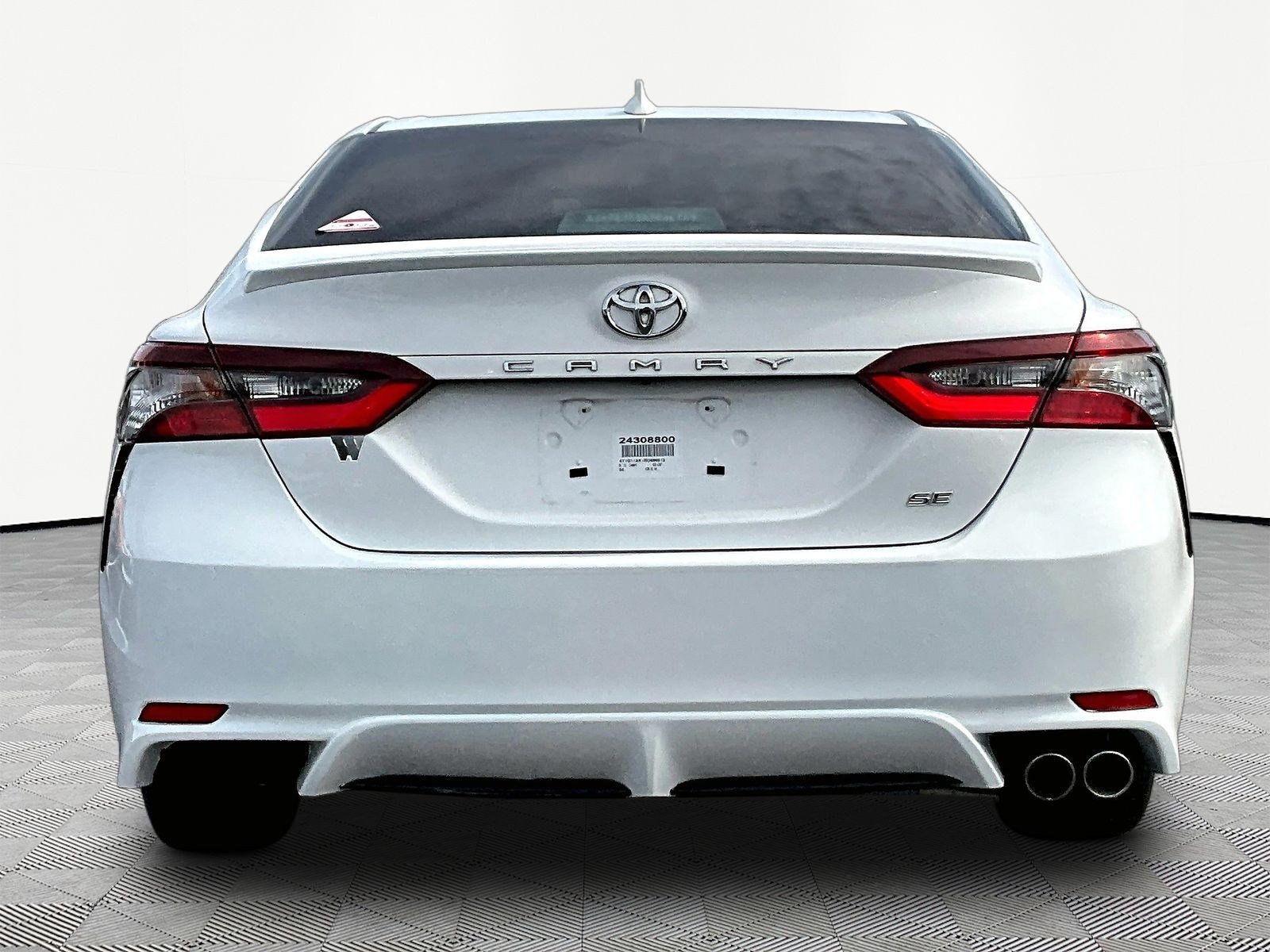 Used 2024 Toyota Camry SE FWD image 5