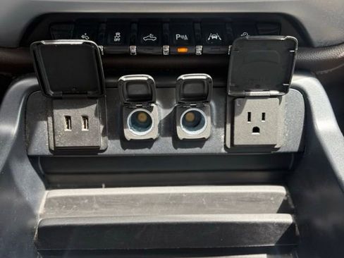 Used 2018 GMC Sierra 1500 SLT AWD/4WD image 30