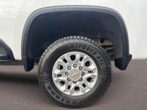 Used 2025 Chevrolet Silverado 2500 LT AWD/4WD image 5
