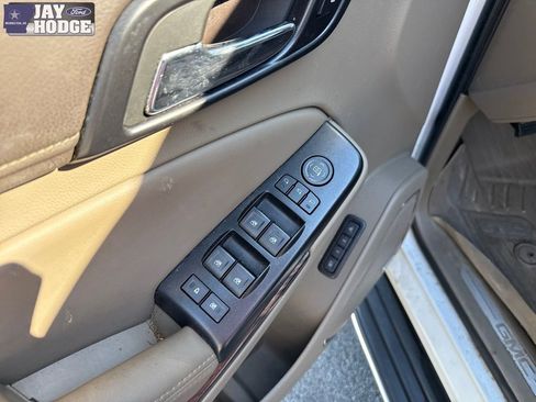 Used 2017 GMC Yukon SLT AWD/4WD image 21