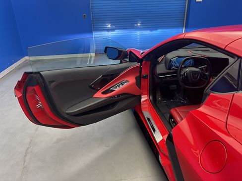 Used 2023 Chevrolet Corvette Stingray Preferred Conv w/ Z51 Performance Package RWD image 9