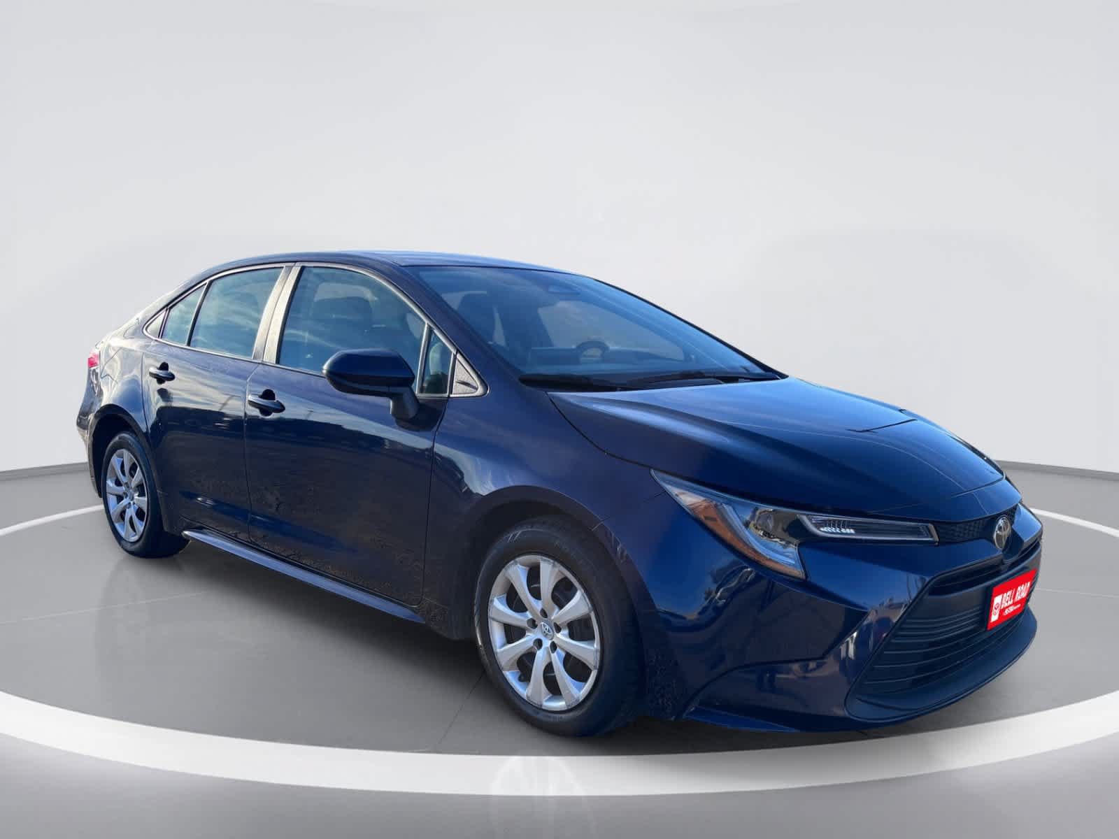 Used 2025 Toyota Corolla LE FWD image 7