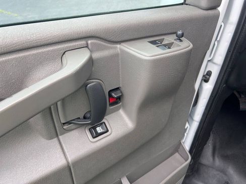 Used 2019 Chevrolet Express 3500 LS RWD image 19