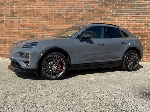 New 2025 Porsche Macan Turbo Electric AWD/4WD image 1