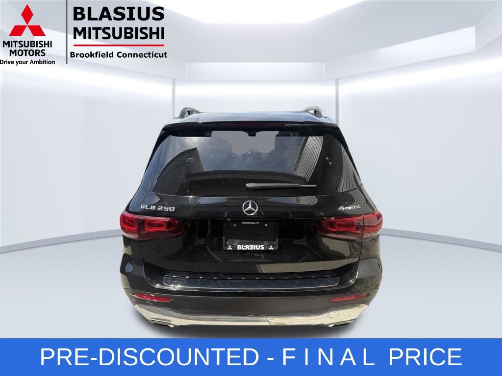 Used 2022 Mercedes-Benz GLB 250 4MATIC w/ Premium Package Lite image 13