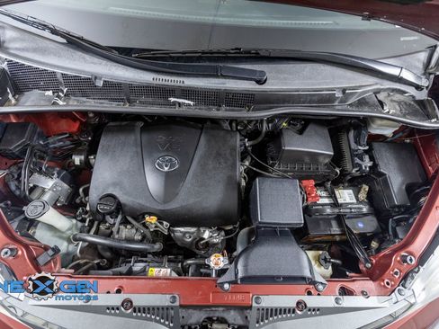 Used 2019 Toyota Sienna XLE w/ XLE Navigation Package image 44