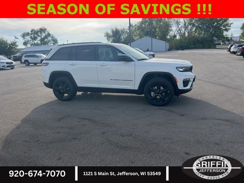 New 2025 Jeep Grand Cherokee Limited w/ Black Appearance Package image 9