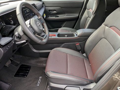 New 2026 Nissan Kicks SR w/ SR Premium Package AWD/4WD image 18