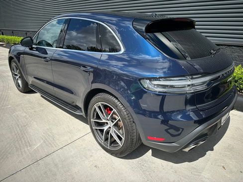 Certified 2022 Porsche Macan S image 3