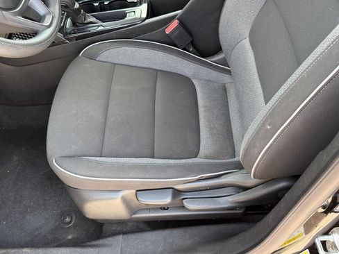 Used 2025 Chevrolet TrailBlazer LT AWD/4WD image 21
