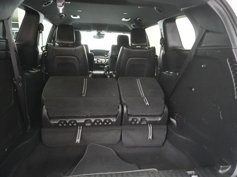 Used 2024 Chrysler Pacifica Select image 28