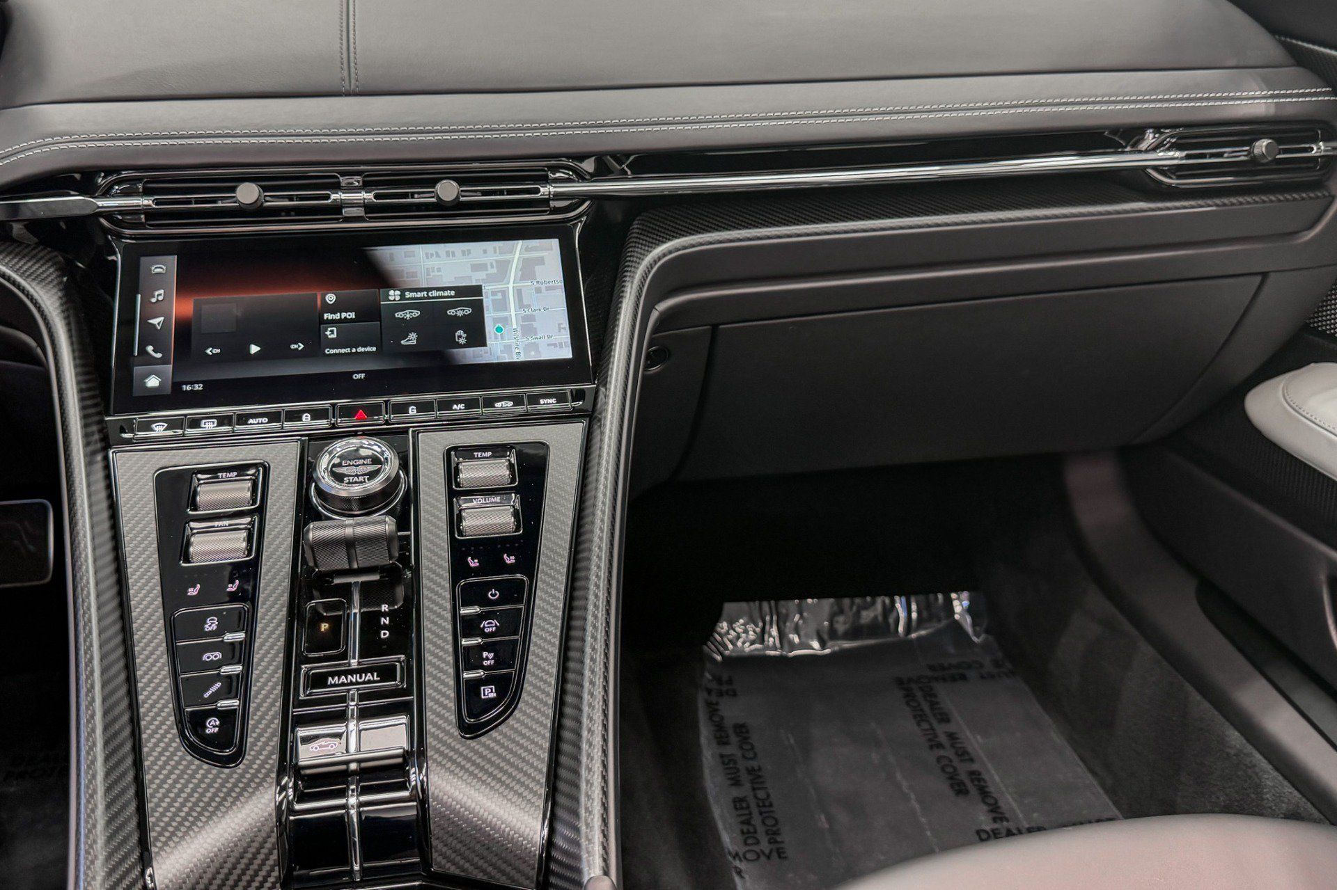 Used 2025 Aston Martin DB12 Convertible RWD image 16