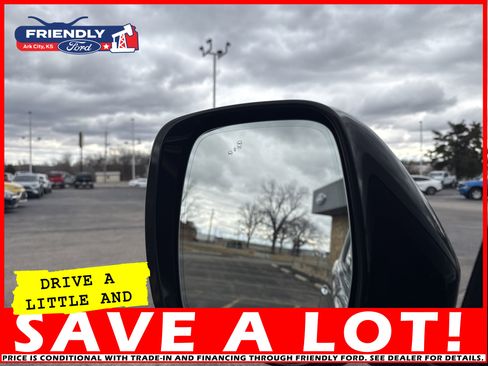 Used 2024 Nissan Armada SV image 40