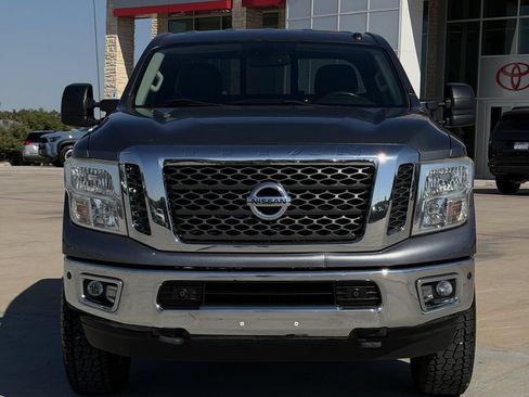 Used 2017 Nissan Titan SV AWD/4WD image 7