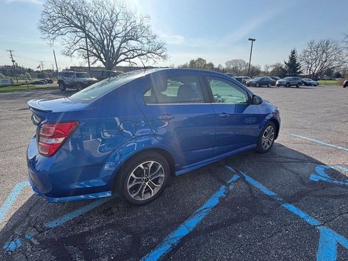 Used 2018 Chevrolet Sonic LT w/ RS Package FWD image 2