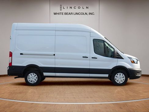 Used 2025 Ford Transit 250 148 High Roof RWD image 4