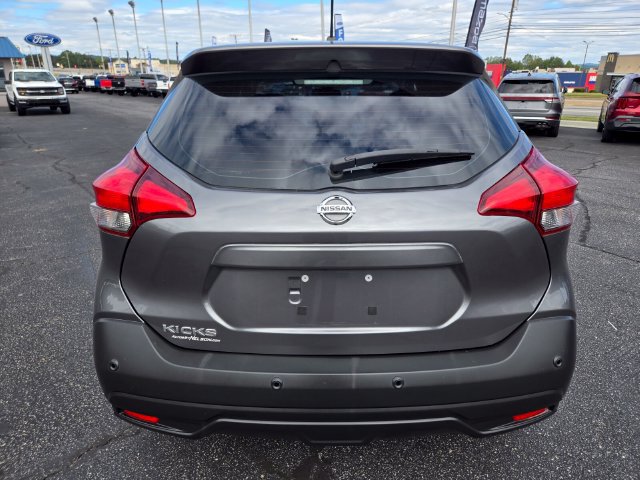Used 2020 Nissan Kicks S FWD image 7