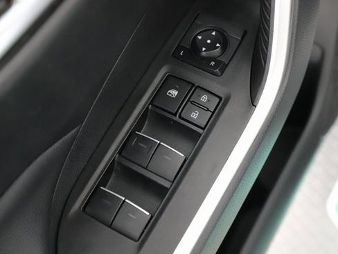 Used 2025 Toyota RAV4 XLE image 19