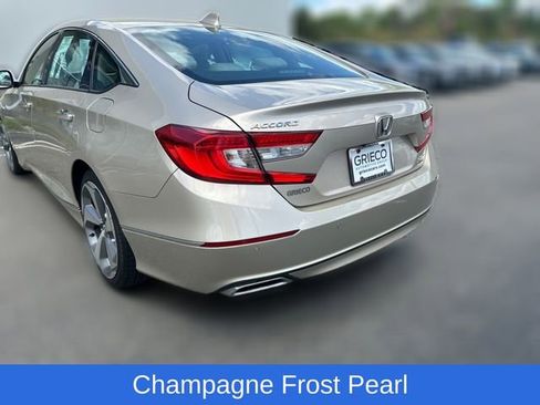 Used 2018 Honda Accord Touring image 9