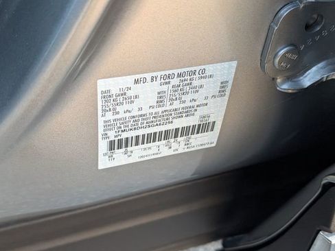 Certified 2025 Ford Explorer Active w/ Active Comfort Package image 18