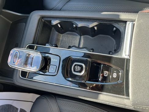 Used 2025 Volvo XC90 B6 Plus AWD/4WD image 26