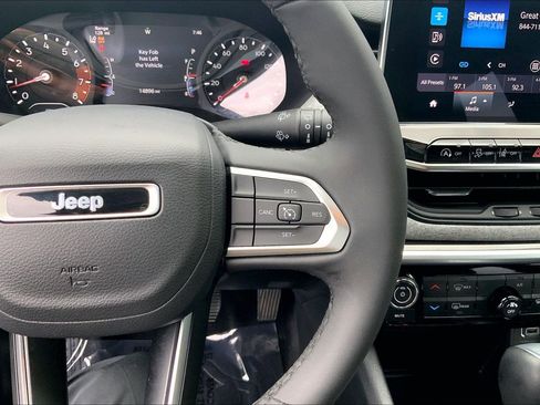 Certified 2023 Jeep Compass Latitude w/ Sun and Sound Group AWD/4WD image 24