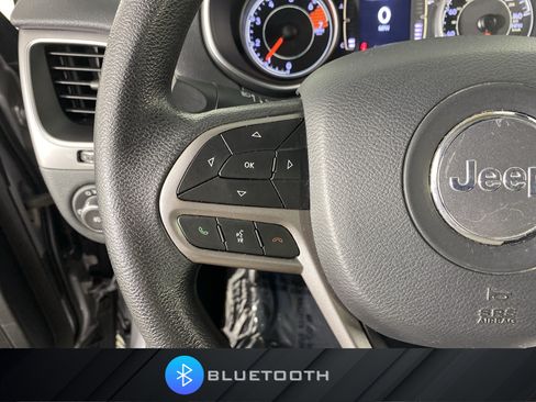 Used 2019 Jeep Cherokee Latitude w/ Popular Appearance Group AWD/4WD image 22