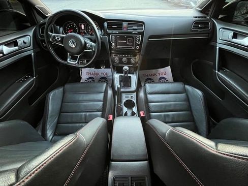 Used 2017 Volkswagen GTI SE image 17