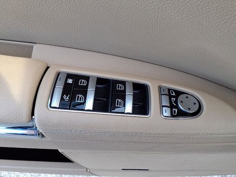 Used 2011 Mercedes-Benz S 550 4MATIC image 23
