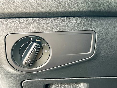 Used 2021 Volkswagen Tiguan S image 10