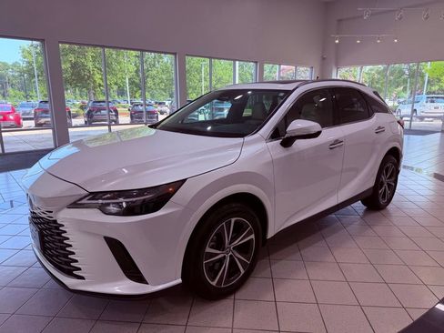 Used 2024 Lexus RX 350 Premium w/ Convenience Package FWD image 3