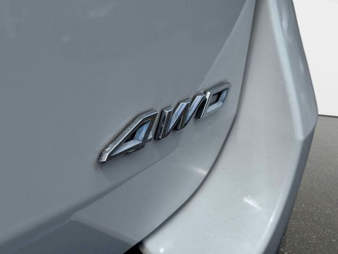 Used 2021 Ford Explorer Limited w/ Equipment Group 301A AWD/4WD image 11