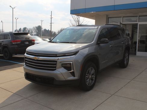 New 2026 Chevrolet Traverse LT image 7
