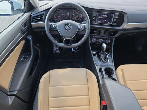 Used 2021 Volkswagen Jetta SE w/ SE Cold Weather Package FWD image 19