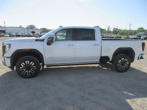 New 2026 GMC Sierra 2500 Denali Ultimate AWD/4WD image 9