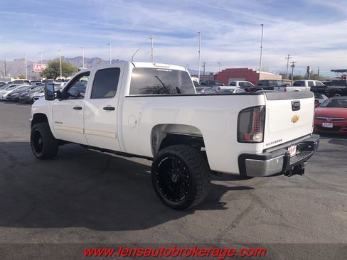 Used 2014 Chevrolet Silverado 2500 LT w/ Interior Plus Package image 6