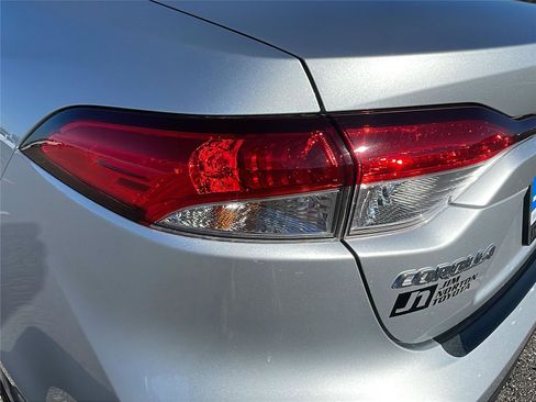 Used 2025 Toyota Corolla image 11